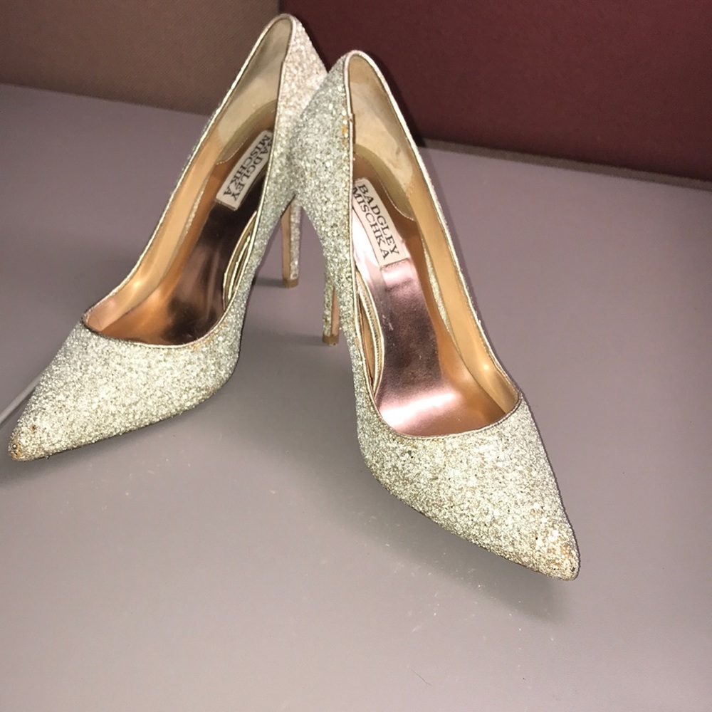Badgley Mischka Glitter Pointed-Toe Stiletto Pumps in Champagne sz 7